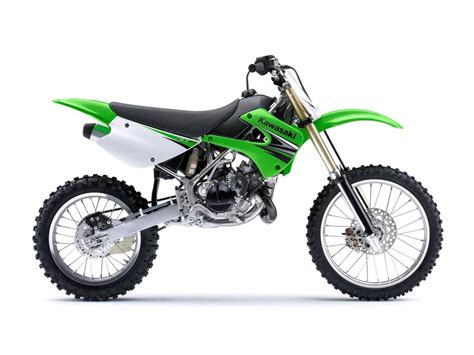 The motorcycle received a series of improvements for the new model year, so we can expect to better performances. 2005 Kawasaki KX85 - Moto.ZombDrive.COM