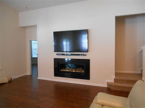 This Is A Majestic Echelon 600 Linear Direct Vent Gas Fireplace In A