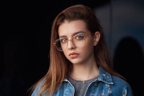 Girl Model Woman Glasses Face Wallpaper Coolwallpapersme