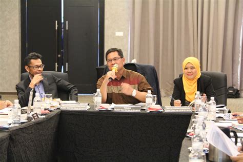 Dalam laporan audit tahun 2011, pejabat tanah & galian telah mendapat keputusan cemerlang dalam bahagian penarafan indeks akauntabiliti, iaitu sebanyak 94.84 dari 100. Portal Rasmi Pejabat Tanah Dan Galian Selangor