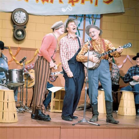 Canadian Entertainer Gordie Tapp Dead At 94 Cbc News