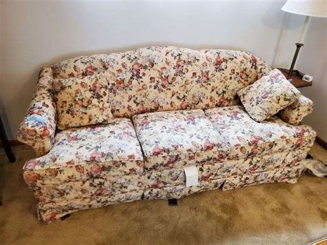 Clayton Marcus 3 Cushion Floral Sofa Parrott