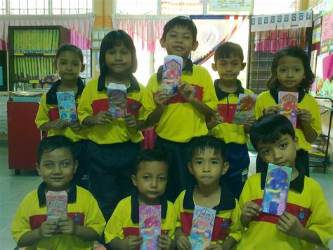 Suami kerja, istri malah begini dengan bapak mertua. PRASEKOLAH SK PULAPAH: Sampul Duit Raya