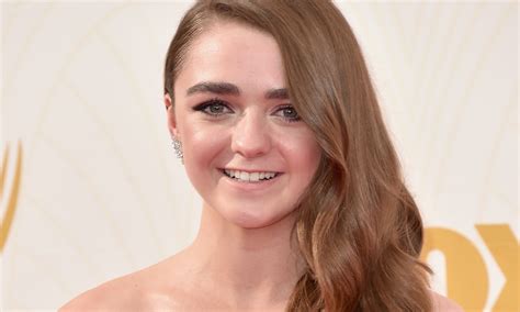 How To Recreate Maisie Williams Emmys 2015 Makeup And Hair Look — Photos