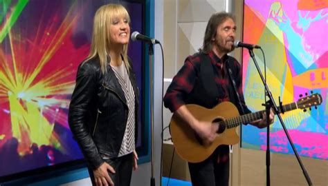 Dr Hook S Dennis Locorriere Performs Live For The Am Show Newshub