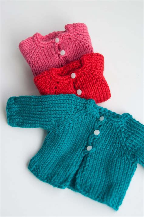 Discover the most adventurous way to knit dollsamigurumi is the japanese hobby of creating dolls and anthropomorphic stuffed animals with an anime aesthetic. Aesthetic Nest: Knitting: Waldorf Doll Cardigans