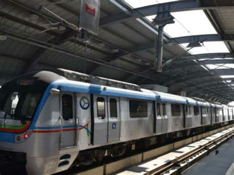hyderabad metro rail over 32 lakh passengers travelled in one month oneindia news