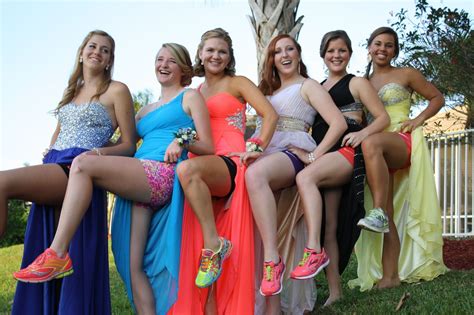 Pin By Sioban Hessler On High School Stuff Country Prom Homecoming Pictures Country Girls