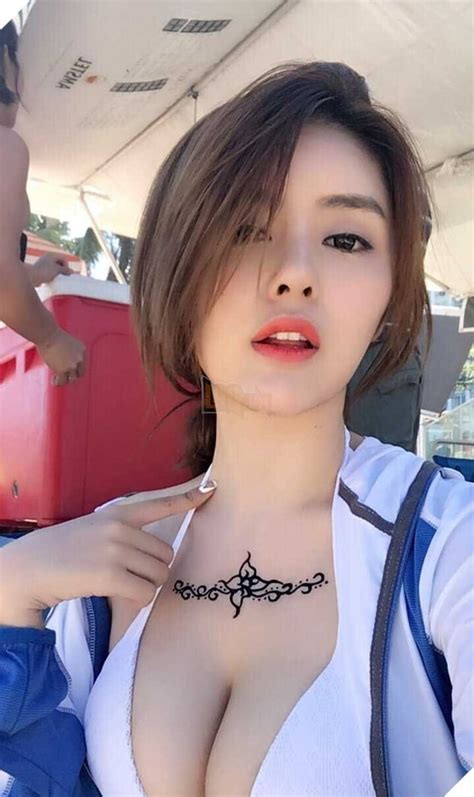 Nữ Streamer Siêu Sexy Zhang Qige Bị Cấm Kênh Vì Khoe Tâm Hồn đẹp Khi