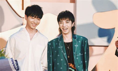 我 有時難過 卻還有些快樂和驕傲 wo you shi nan guo que hai you xie kuai le he jiao ao 那些快樂 那些驕傲 全都屬於你 na xie kuai le na xie jiao ao quan dou shu yu ni 我 有時孤獨 卻還有些. 有一種友情叫做"華晨宇和左立"! 在左立的眼裡，華晨宇永遠是個小臭屁的怪咖？! 在華晨宇的眼裡，左立 ...