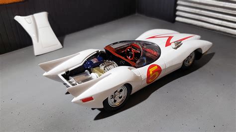 Speed Racer Mach 5 Race Car Plastic Model Car Vehicle Kit 125