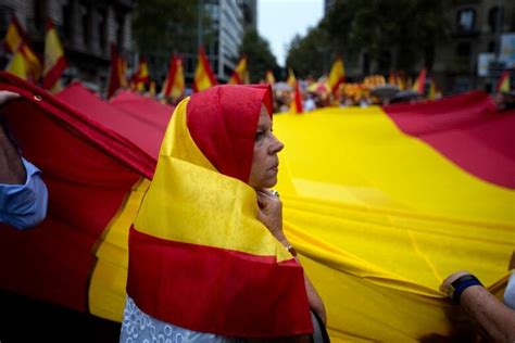 Catalans Prepare To Defy Madrid In Banned Independence Vote Cbc News