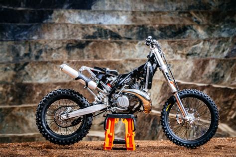Motogp, moto2, moto3 and motoe official website, with all the latest news about the 2021 motogp world championship. KTM's 2018 TPI 2TS: Behind Its Design - Transmoto