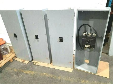 Used Ge 3 Pole Molded Case Switch 600 Volt 600 Amps Mounted In 46 X 16