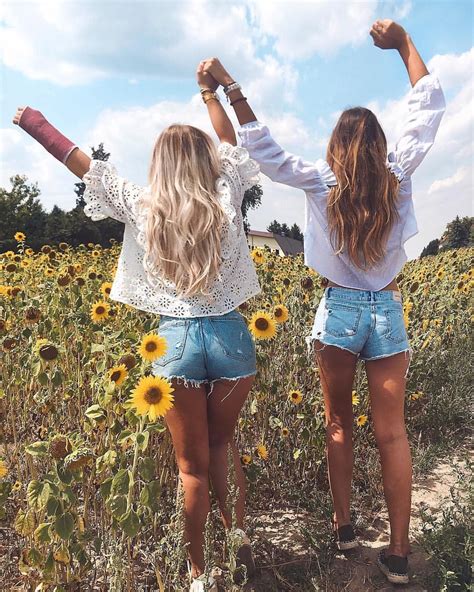 Besties In Sunflowers 🌻💛 ️👭 Yay💕 Tag Your Bestie ⠀⠀⠀⠀⠀⠀⠀⠀⠀ 📷 Credi Sunflower Pictures Friend