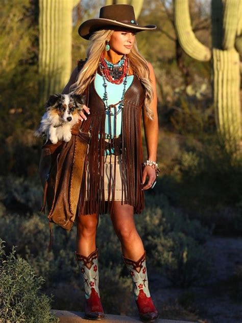 32 Look Good Women Cowboy Outfits Style In 2020 Western Fashion