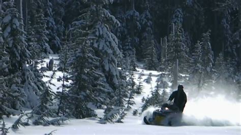 Carving The Fluffy Goodness Snowmobiling December 2009 Youtube