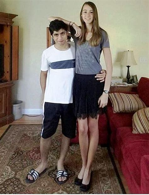 Tallest Girls From Instagram I By Zaratustraelsabio Tall Girl Tall Girl Short Guy Tall Women