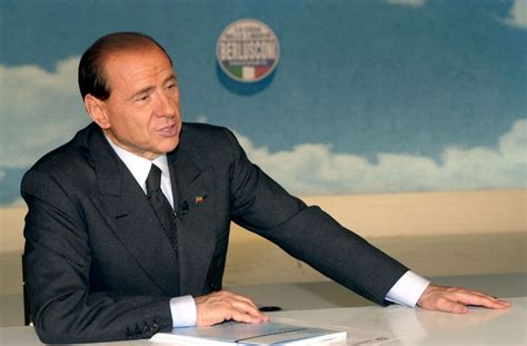 Coronavirus berlusconi sale de hospital tras permanecer internado durante 10 días por. Silvio Berlusconi - Ein ehemaliger Staubsauger-Verkäufer ...