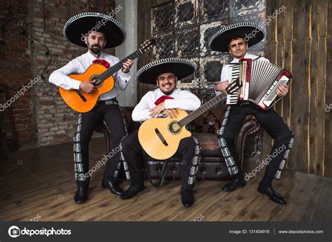 Mexican Musicians In The Studio — Stock Photo © Scharfsinn 131404918