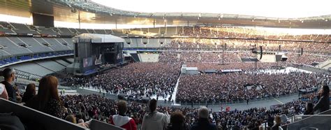 stade de france capacité concert bts communauté mcms