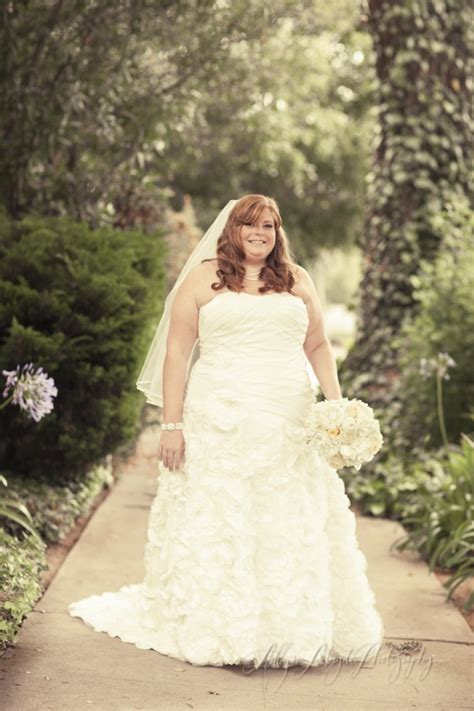 Wedding dresses for bride are simple white gowns, but they have evolved in ways unimaginable over the centuries. About Plus Size Wedding Dresses - curvyoutfits.com