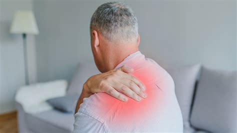 Upper Left Back Pain Causes Symptoms And Treatment Methods Nanoori