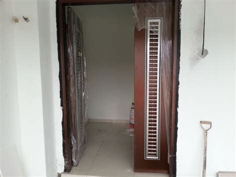 Selain untuk melindungi rumah, desain pintu juga menjadi estetika serta karakter suatu ruang maupun bangunan. Tips Pemilihan Jenis Pintu Rumah ~ Rumah Kediamanku