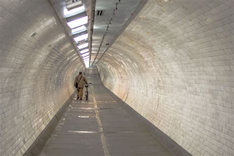 Hur Utforska Greenwich Foot Tunnel