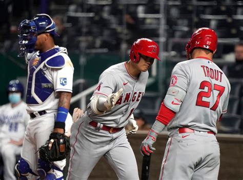 Shohei Ohtani Mike Trout Advance To Round 2 Of All Star Selection