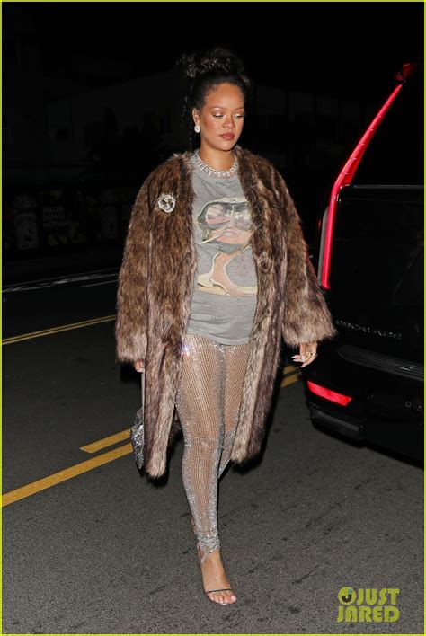 Photo Rihanna Fur Coat For Dinner In Santa Monica 12 Photo 4940436
