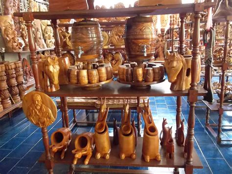 Fiji we've purchased beautiful wooden carvings from the resort gift shop where we were staying. Konted's Make My Day 2: Paete: At The Foot Of The Sierra Madre