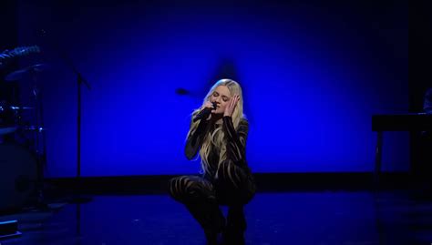 Kelsea Ballerini Flips Morgan Evans Lyrics During Snl Performance Of