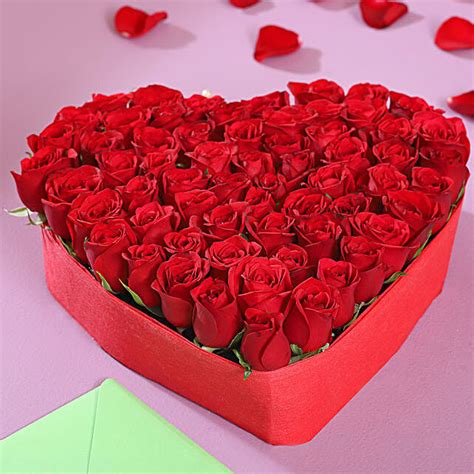 Buysend Beautiful Heart Shaped Roses Arrangement Online Fnp