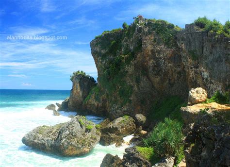 Lagi lagi yang dibahas keindahan alam yang ada di yogyakarta. Keindahan Alam dan Uniknya Budaya Pantai Ngobaran ...