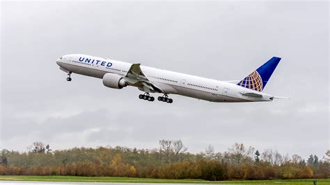 United Airlines Celebrates Delivery Of New Boeing 777 300er