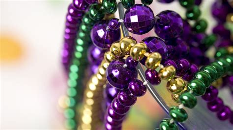 Why Do People Toss Beads During Mardi Gras Mental Floss