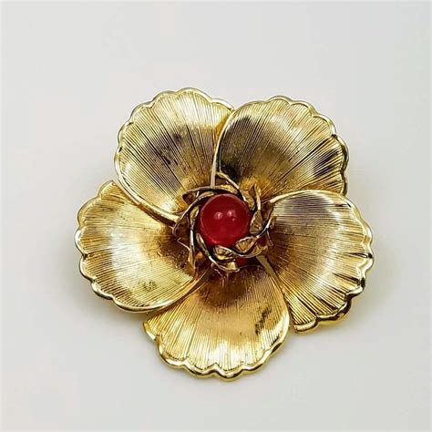 Vintage Gold Tone Flower Brooch Red Moonglow Center Flower Etsy