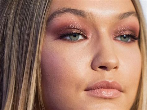 Gigi Hadid Everyday Makeup Tutorial
