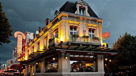 → Hôtel Restaurant De Charme à Reims Grand Hôtel Continental Place