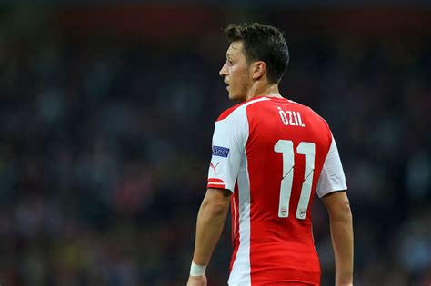 Mesut Ozil Injury Arsenal Needs You Tweets Santi Cazorla After