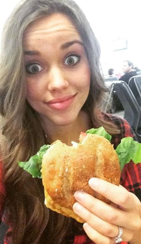 Jessa Duggar Eats Fast Food As She Gives Into Pregnancy Cravings