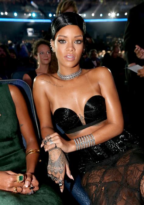 Rihanna 2013 American Music Awards 06 Gotceleb