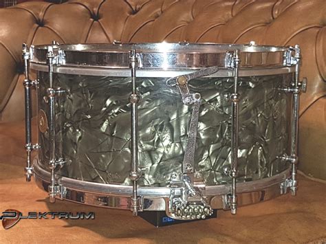 Ludwig Vintage 1920 Black Diamond Pearl Drum For Sale Plektrum