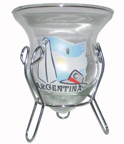 Junto con las diferentes especies de cobayas o cuys, el carpincho también. el mate