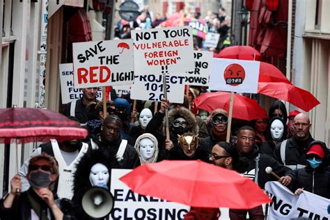 Amsterdam Sexarbeiter Protestieren Gegen Auflösung Des Rotlichtviertels
