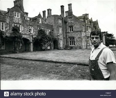 Oliver Reed At His Home Broome Hall 1972 Oliver Reed Photo