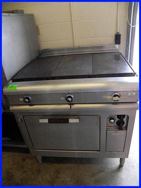 A great freestanding electric range oven will make you to want cook. GE 36" Griddle w/ Convection Oven CR-40B Electric Range ...
