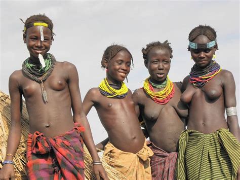 African Nude Tribe Girl