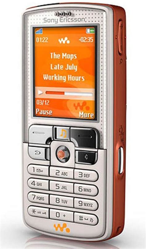 โทรศัพท์ Sony Ericsson Walkman 5 รุ่นที่พาเรากลับไปสู่วันที่ดีในสมัยที่